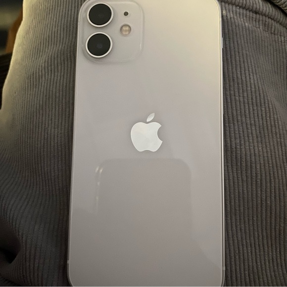 iphone 12 mini unlocked with new screen protector - Picture 3 of 5